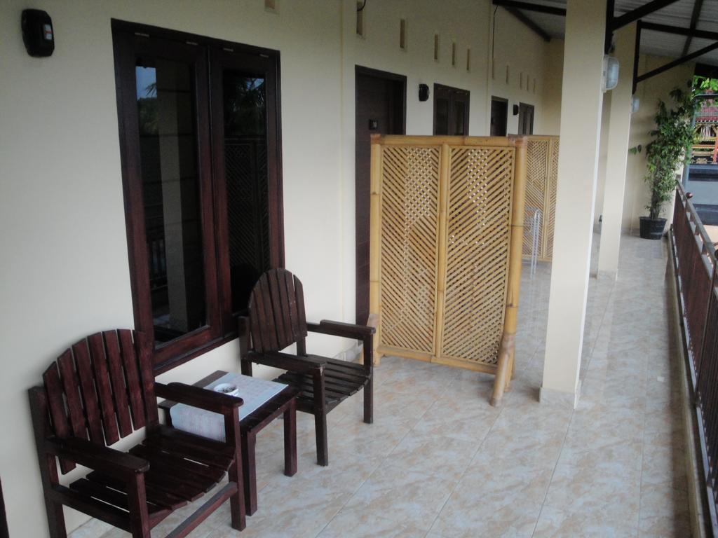 Puji Homestay Матарам Екстериор снимка