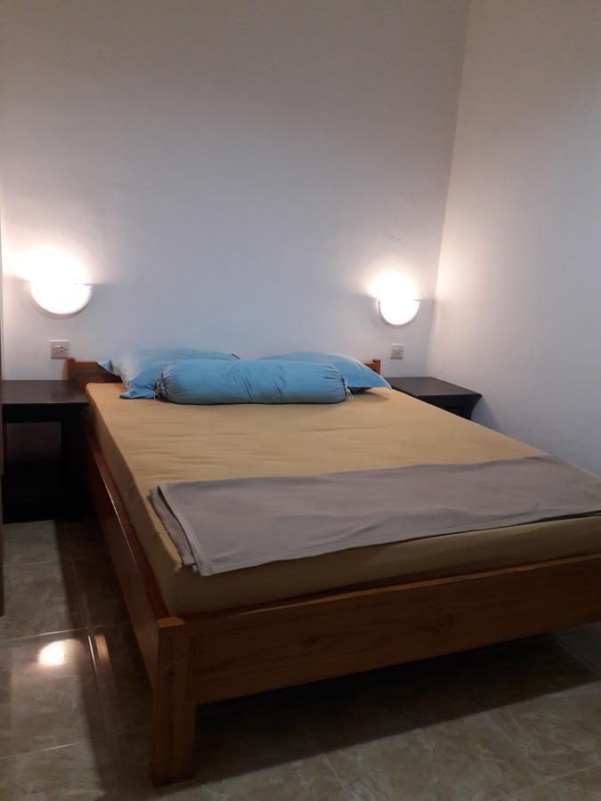 Puji Homestay Матарам Екстериор снимка